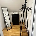 Modernes City-apartment Mit Parkplatz In שטייר