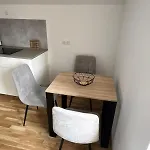 Modernes City-apartment Mit Parkplatz In דירה שטייר