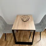 Modernes City-apartment Mit Parkplatz In דירה *