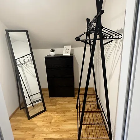 Modernes City-apartment Mit Parkplatz In Steyr