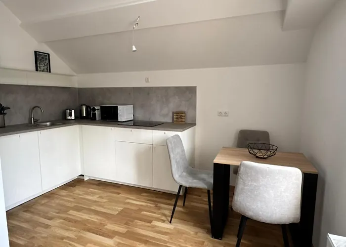 Apartamento Modernes City-apartment Mit Parkplatz In