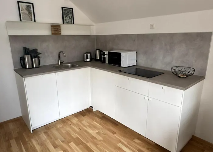 Modernes City-apartment Mit Parkplatz In Apartamento