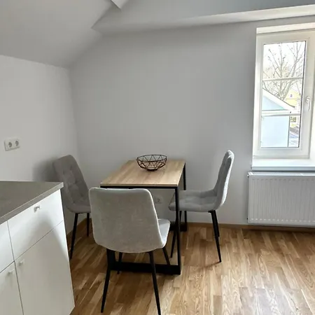 Lejlighed Modernes City-apartment Mit Parkplatz In *