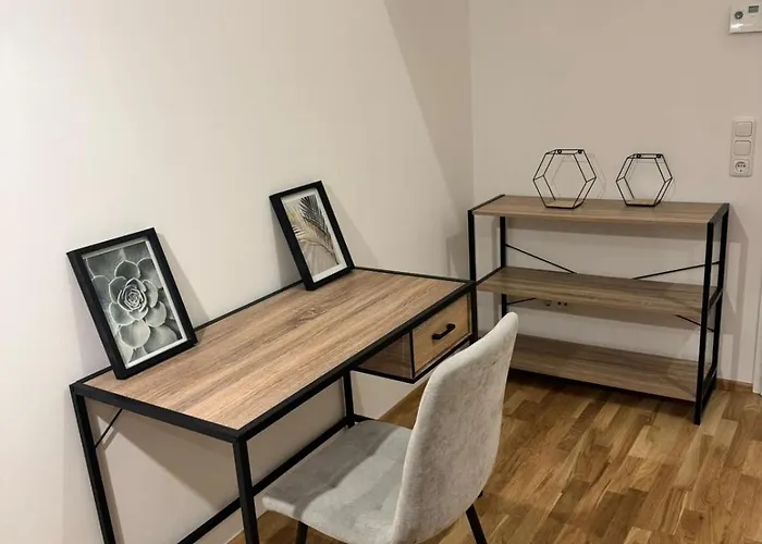 Апартаменты Modernes City-apartment Mit Parkplatz In *