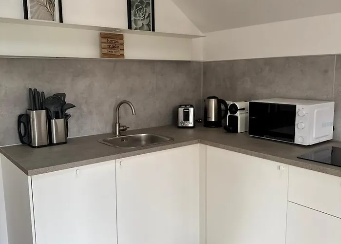 Modernes City-apartment Mit Parkplatz In Апартаменты *